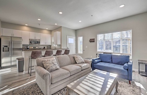 Downtown Boise Condo | Chic Boise Abode: Walk to Bars & Restaurants!