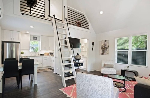 Cabbagetown House | Chic Bungalow & Tiny Home in Hip ATL Neighborhood
