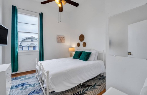 Tulane - Gravier Apartment | Chic Canal Street Retreat