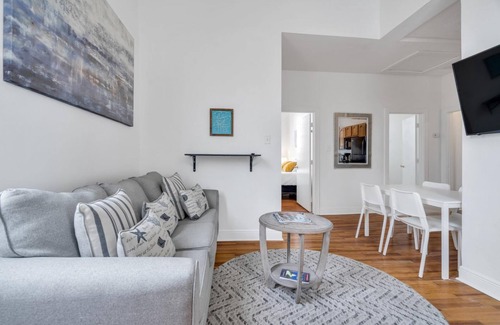Tulane - Gravier Apartment | Chic Canal Street Retreat