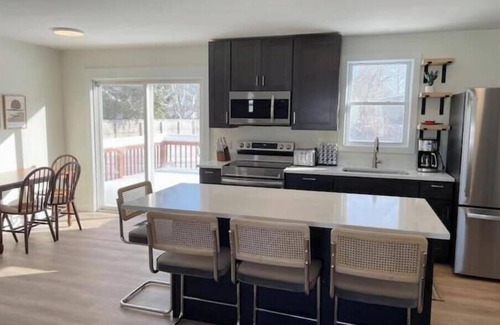 South Burlington House | Chic & Central Home - near BTV!
