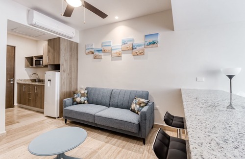 Centro Apartment | Chic Centro studio with balcony, rooftop pool, terrace, & gym