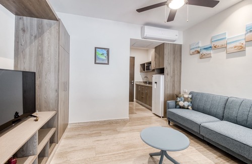 Centro Apartment | Chic Centro studio with balcony, rooftop pool, terrace, & gym