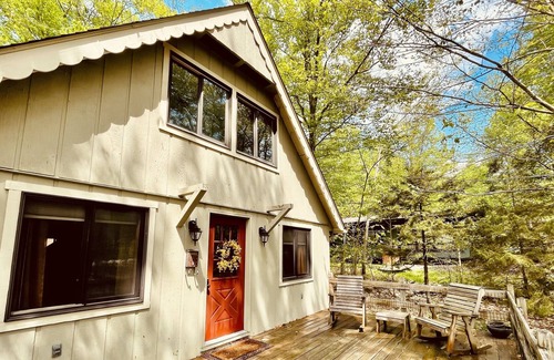 Pocono Pines Ski Chalet | Chic Chalet in the Poconos!