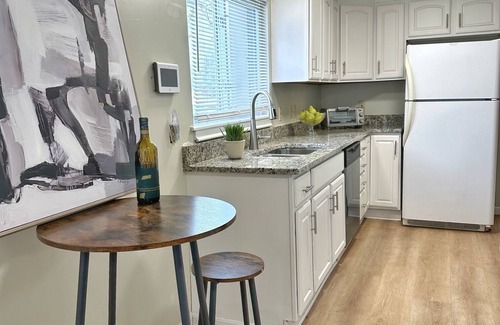 Hudson Apartment | Chic Chalet of Boston Mills - Historic Hudson