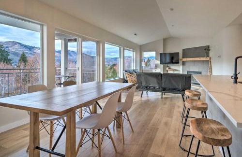 Chelan Apartment | Chic Chelan Condo with Balcony, Walk to Lake and Dtwn!
