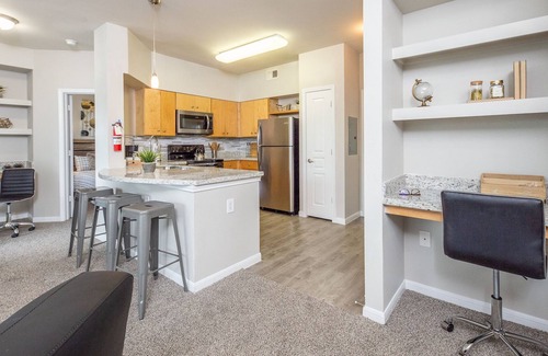 Houston Apartment | Chic City Apartment: Gym, Pool, Patio, BBQ, & More