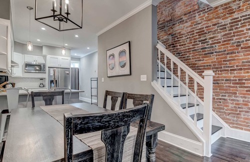 Riverside House | Chic City Retreat: Family-Friendly by the Harbor