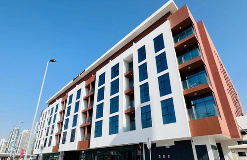 Jebel Ali House | Chic City Stay at JLT