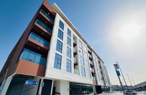 Jebel Ali House | Chic City Stay at JLT