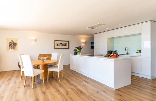Downderry House | Chic Coastal Retreat in Downderry with Sea Views