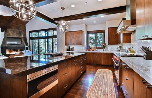 Park City House | Chic Colony Ski-in/Ski Out Villa. Direct Access to Adventures at Park City Resort, Hot Tub & Gym