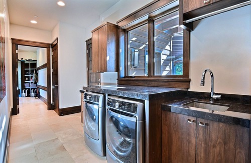 Park City House | Chic Colony Ski-in/Ski Out Villa. Direct Access to Adventures at Park City Resort, Hot Tub & Gym