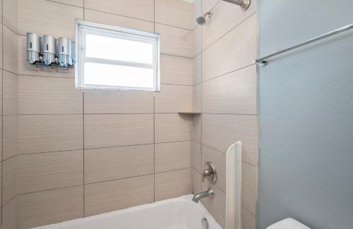 Braeswood Place Apartment | Chic Comfort Near Houston Hotspots