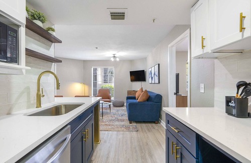 Garden Hills Apartment | Chic Condo Retreat in Central Buckhead, Atlanta.