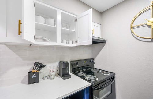 Garden Hills Apartment | Chic Condo Retreat in Central Buckhead, Atlanta.