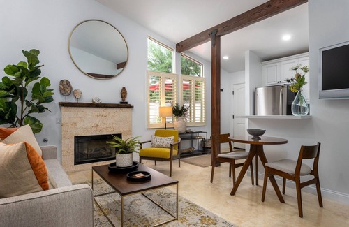 Downtown Palm Springs Condo | Chic Condo with Rooftop Deck & Private Pool - Caballeros