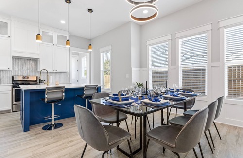 Cedar Crest House | CHIC COSMO HOUSE 5 Minutes to Downtown Dallas