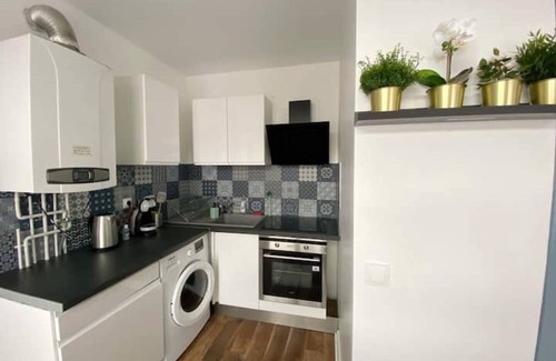 Cret de Roc Apartment | CHIC & COSY Studio BUSINESS Centre GARE NETFLIX