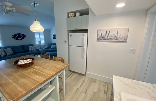 Vamo Cottage | Chic cottage, Vamo area, close to beaches, pet friendly, kayaks