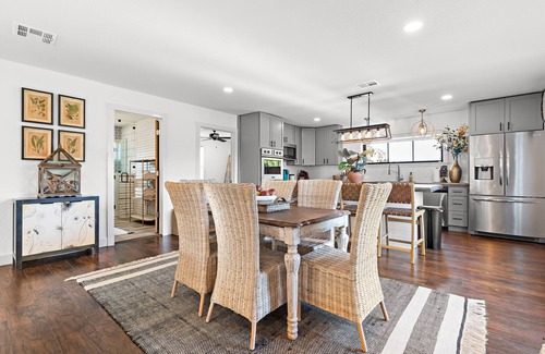 Brandon House | Chic Country Cottage w/Adventure Package -Hiking-Fishing-Swimming & More!