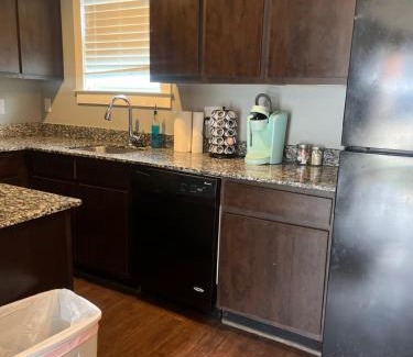 Braeswood Place Apartment | Chic & Cozy 1-bedroom Apartment with Free Parking