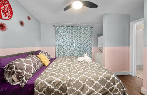Braeswood Place Apartment | Chic & Cozy 1BR Apt with Free Parking & King Bed