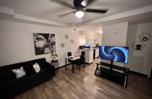 Eagle Pass Apartment | Chic & Cozy 2 bedroom/1 bathroom - RATED BEST