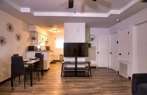 Eagle Pass Apartment | Chic & Cozy 2 bedroom/1 bathroom - RATED BEST