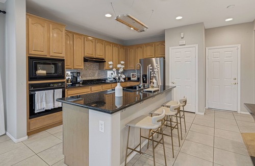 Spring Valley House | Chic & Cozy 5BD Summerlin South Villa + Private Pool & Hot Tub