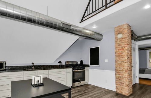 Chicago House | Chic & Cozy Chicago Stay: Close to Downtown