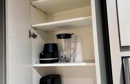 Deep Ellum Apartment | Chic, Cozy, Comfortable, Luxe 1 bedroom Estate with smart TV’s, Wifi plus more