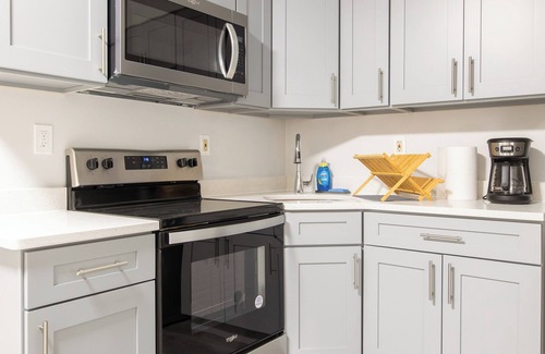 Passyunk Square Apartment | Chic & Cozy Philly Stay in City Center