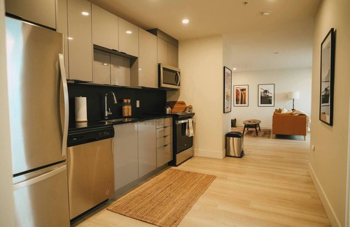 North End Bed & Breakfast | Chic Cozy Retreat - 2BR - Stunning North End Views