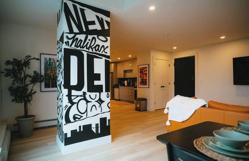 North End Bed & Breakfast | Chic Cozy Retreat - 2BR - Stunning North End Views