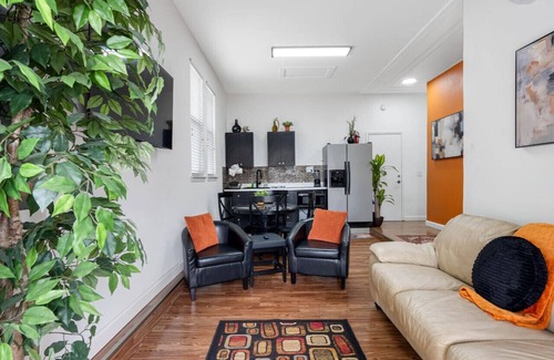 Tampa Heights House | Chic & Cozy Spot Prime Location Near It All