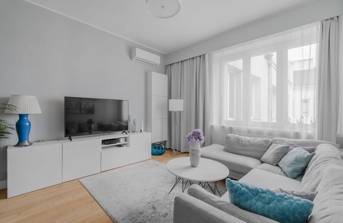 Srodmiescie Południowe Apartment | Chic DeLux Apartment in Warsaw Center