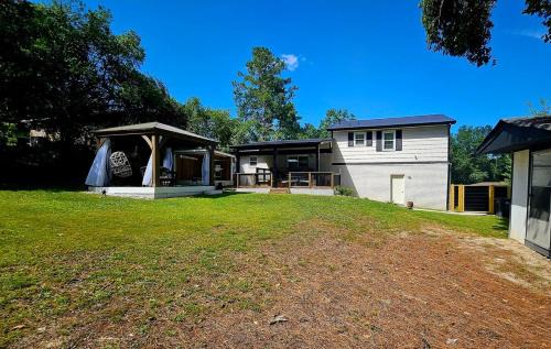 Gracewood House | Chic Designer Getaway