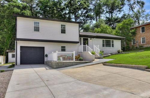 Gracewood House | Chic Designer Getaway