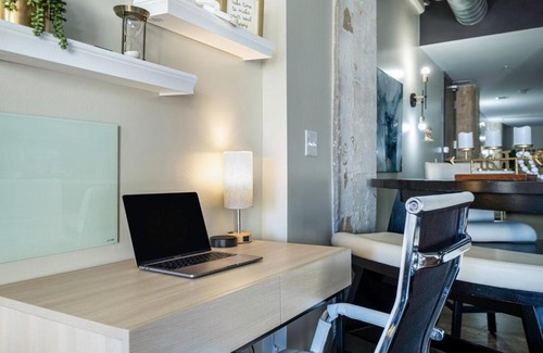 Downtown Dallas Apartment | Chic Downtown Industrial loft