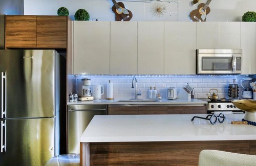 Downtown Dallas Apartment | Chic Downtown Industrial loft