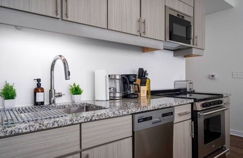 Avondale Apartment | Chic Downtown Studio Oasis w/Private Balconyn