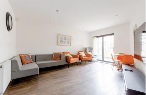 Little Holland House | Chic DuoRooms with Modern Comfort for Families