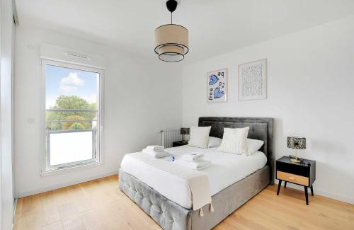 Le Bois Porte de Nogent Apartment | Chic Duplex with Rooftop -3BD-6P- Nogent-sur-Marne