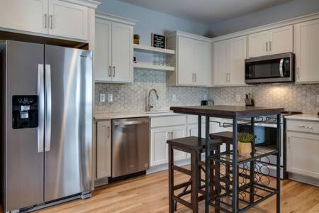 Greenwood House | Chic East Nashville Townhouse Retreat