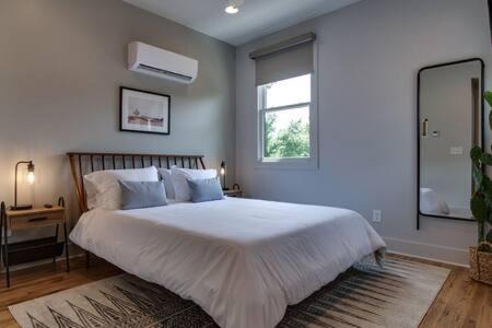 Greenwood House | Chic East Nashville Townhouse Retreat