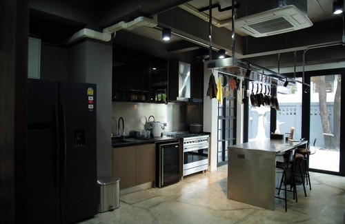 Phra Khanong Nuea House | Chic Ekkamai Escape Near BTS, Dining & Nightlife