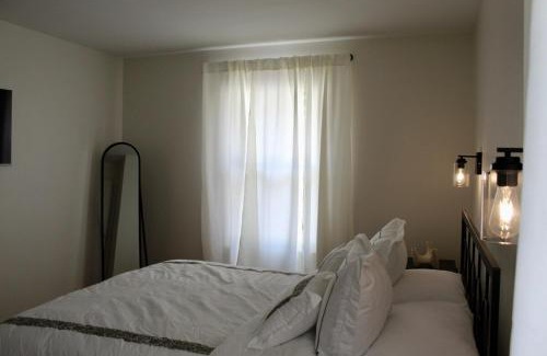 Diamond Lake Villa | Chic Escape Near Mall of America