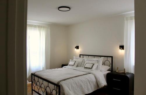 Diamond Lake Villa | Chic Escape Near Mall of America
