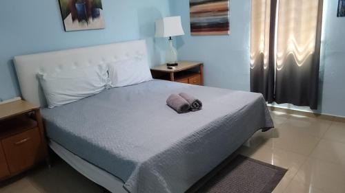 Palmas Apartment | CHIC Family-friendly home sleeps up to 12 People, Right Unit